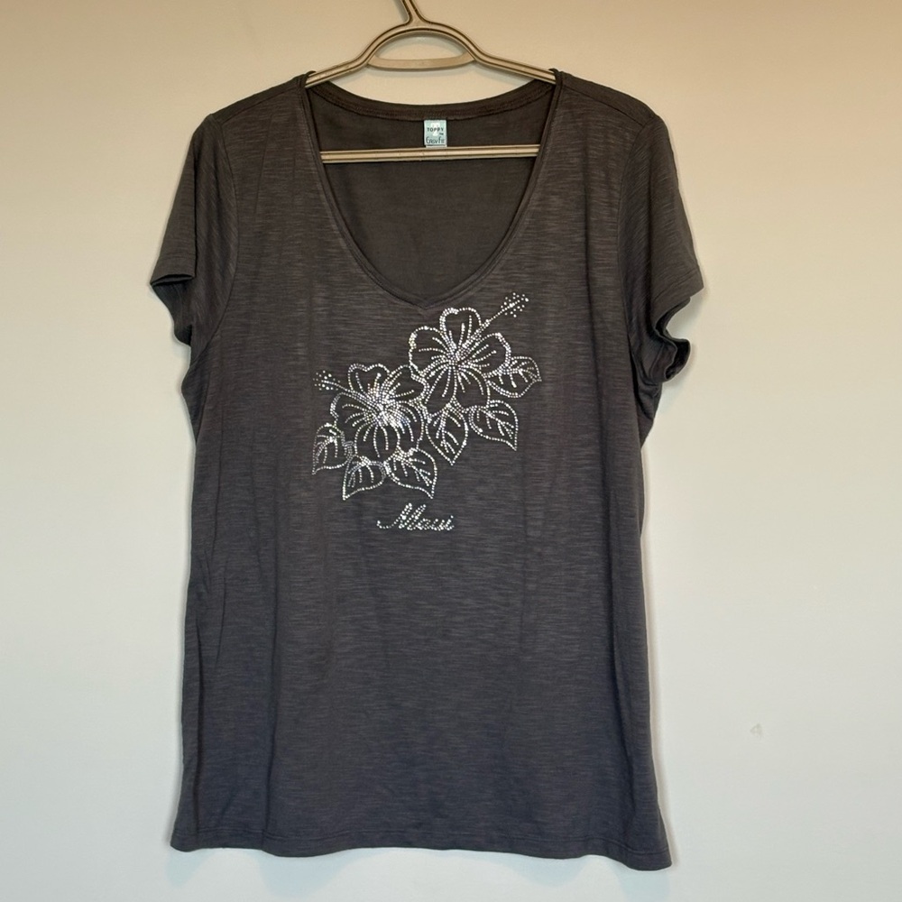 Tippy easy fit tshirt. Sparkle from Maui. Size XL
